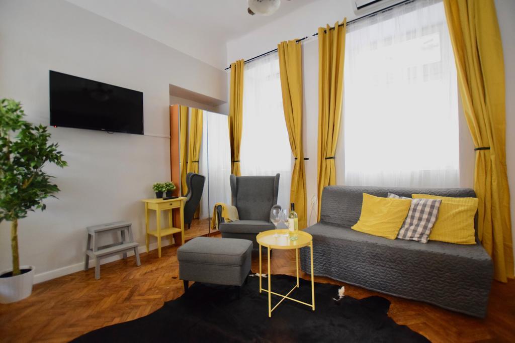 Standard Apartment By Hi5 - Chainbridge Budapest Luaran gambar