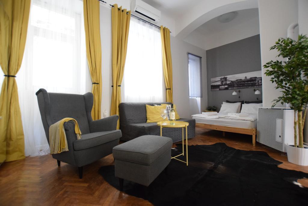 Standard Apartment By Hi5 - Chainbridge Budapest Luaran gambar